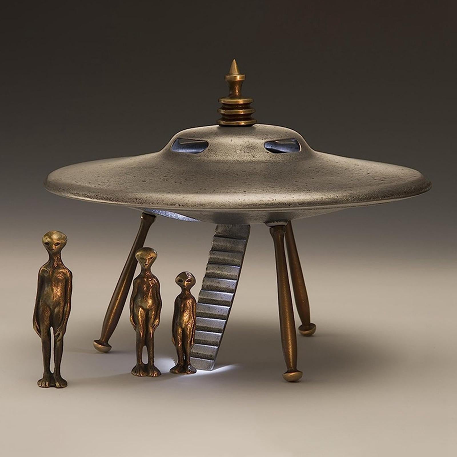 Alien Figurine Nordic Alloy Collection Art Sculpture for Home Entrance Table 3cm